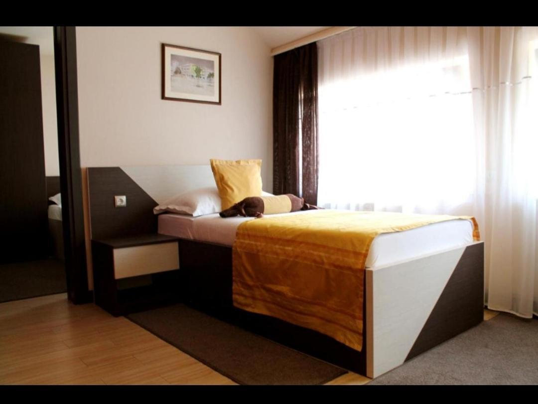 Motel Korzo Bihac Bilik gambar
