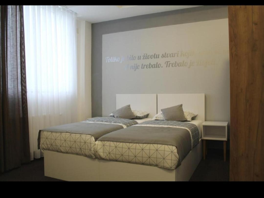 Motel Korzo Bihac Bilik gambar